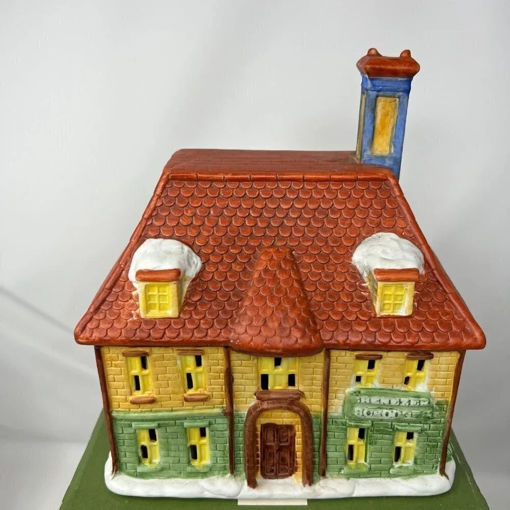 Dickens of London Scrooge House Lighted Porcelain‎ Collectible Ebenezer